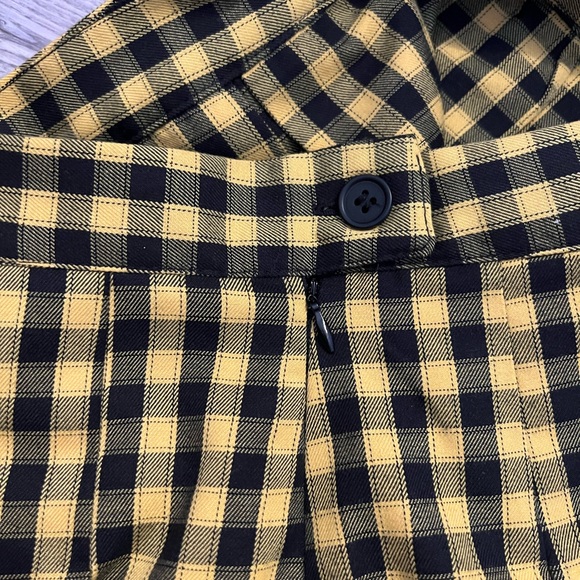 Juniors Divided by H & M yellow and black checkered 14 in skirt - Picture 2 of 4